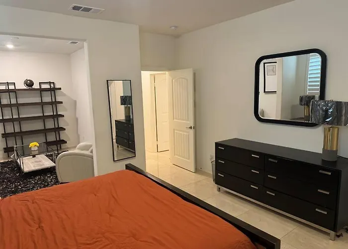 Luxury 1200 Sqft 1Bdrm Retreat With Den