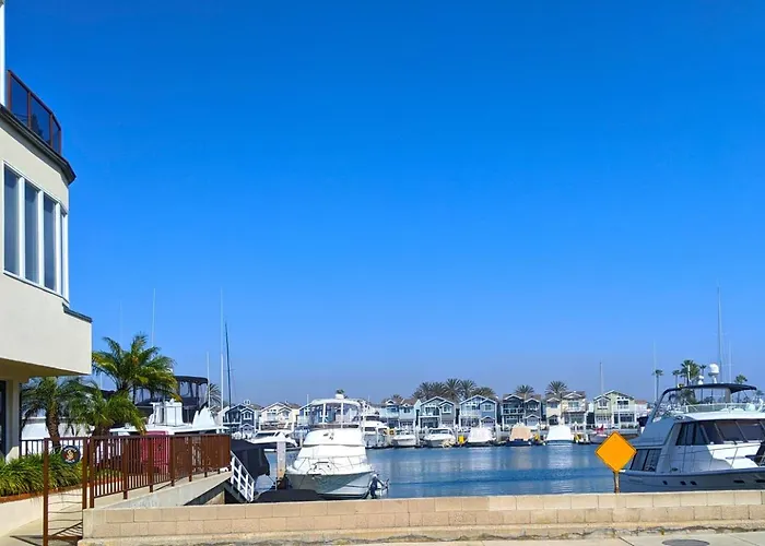 2026 Award Winner, Luxe 2Br, Steps To Sand & Pier, With Fire Pit, Ac And Parking